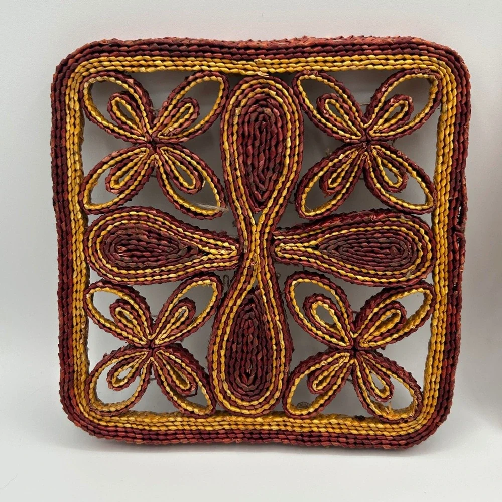 Vintage 70s Boho Woven Straw Trivet Set Floral Raffia Hot Pads Orange Red 3pc